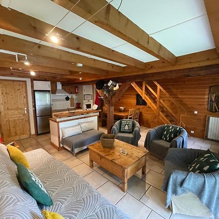 Le Chal Heureux Bel Appartement Dans Vieille Ferme De Montagne Renovee ليه أورس المظهر الخارجي الصورة